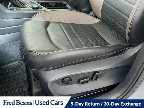 Used 2022 Volkswagen Taos SEL image 20