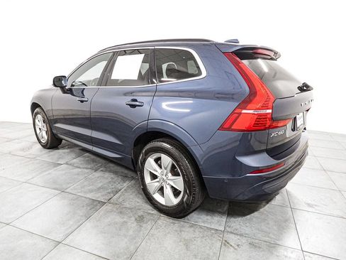 Used 2022 Volvo XC60 B5 Momentum image 4