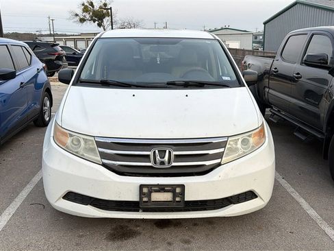 Used 2011 Honda Odyssey LX image 2