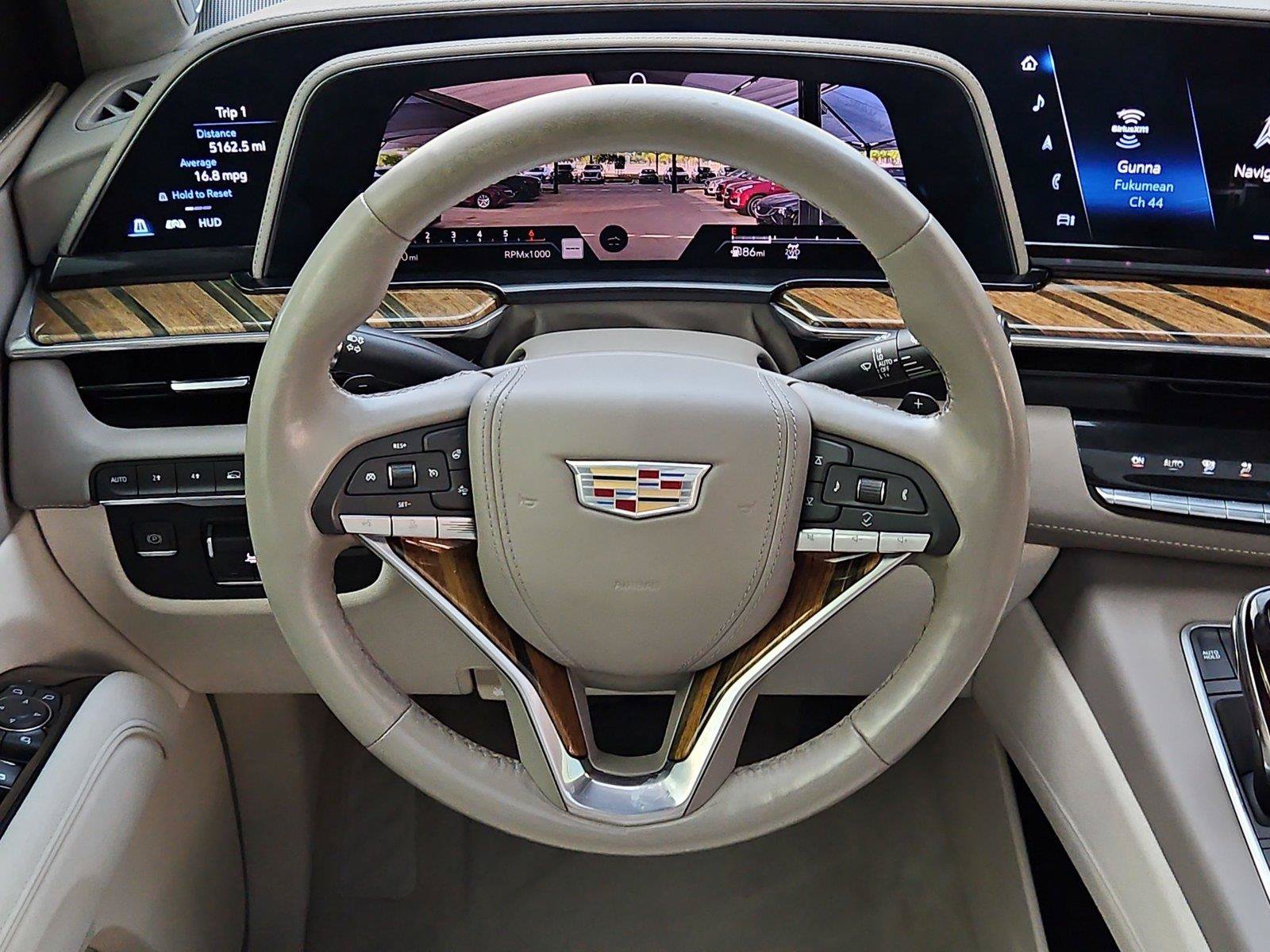 Used 2022 Cadillac Escalade ESV Premium Luxury Platinum AWD/4WD image 15