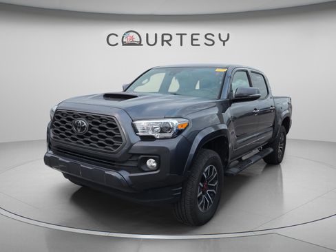 Used 2022 Toyota Tacoma TRD Sport w/ Technology Package image 1