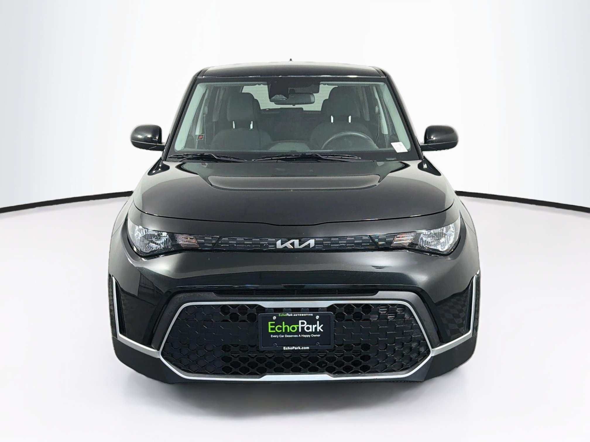 Used 2025 Kia Soul LX w/ LX Technology Package FWD image 2