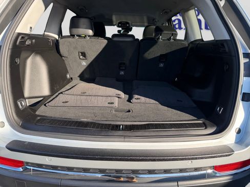 Used 2023 Jeep Grand Cherokee Limited image 7