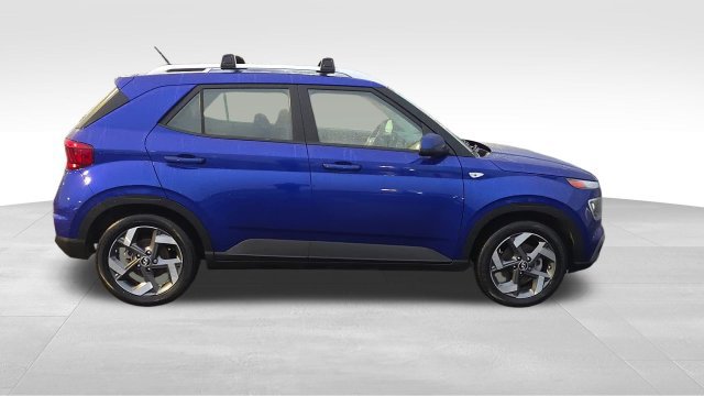 Used 2024 Hyundai Venue SEL FWD image 10