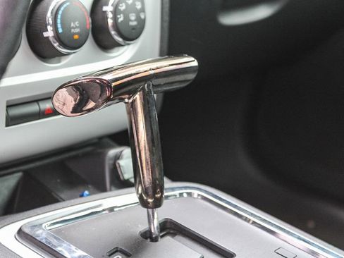 Used 2010 Dodge Challenger SE RWD image 19
