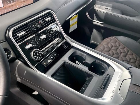 New 2026 Nissan Armada Platinum AWD/4WD image 11