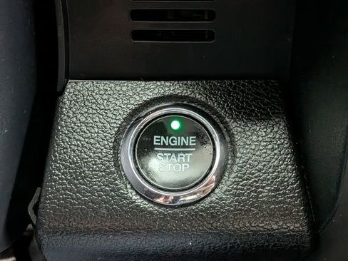 Certified 2021 Ford Expedition XLT w/ FX4 Off-Road Package image 27