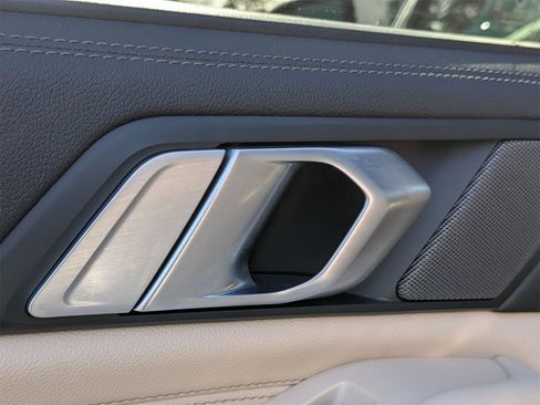 Used 2021 BMW X5 xDrive40i w/ Executive Package image 28