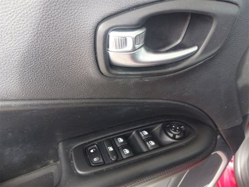 Used 2021 Jeep Compass Latitude w/ Sun and Sound Group image 28