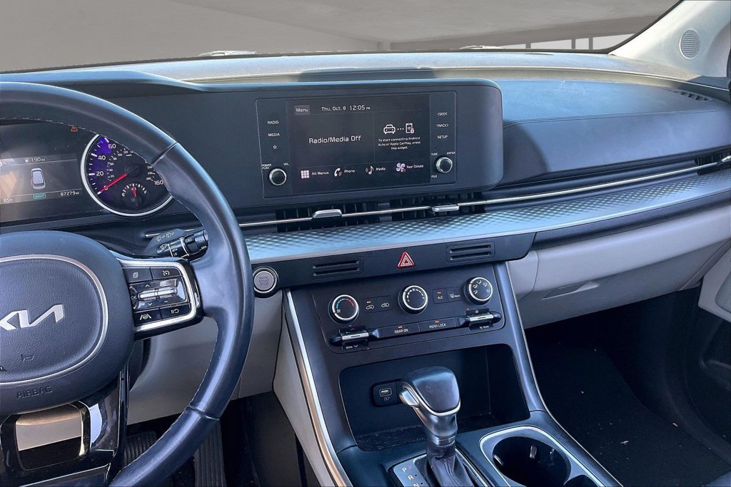 Used 2024 Kia Carnival LX FWD image 9