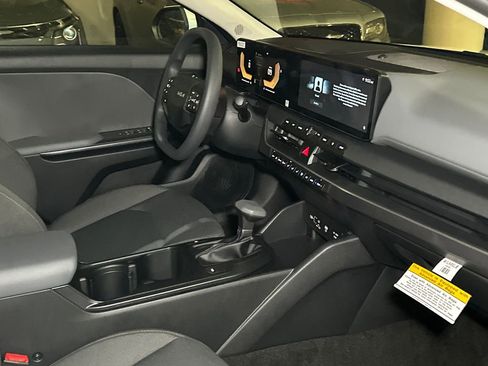 New 2025 Kia K4 LXS image 11
