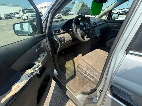 Used 2011 Honda Odyssey LX image 8