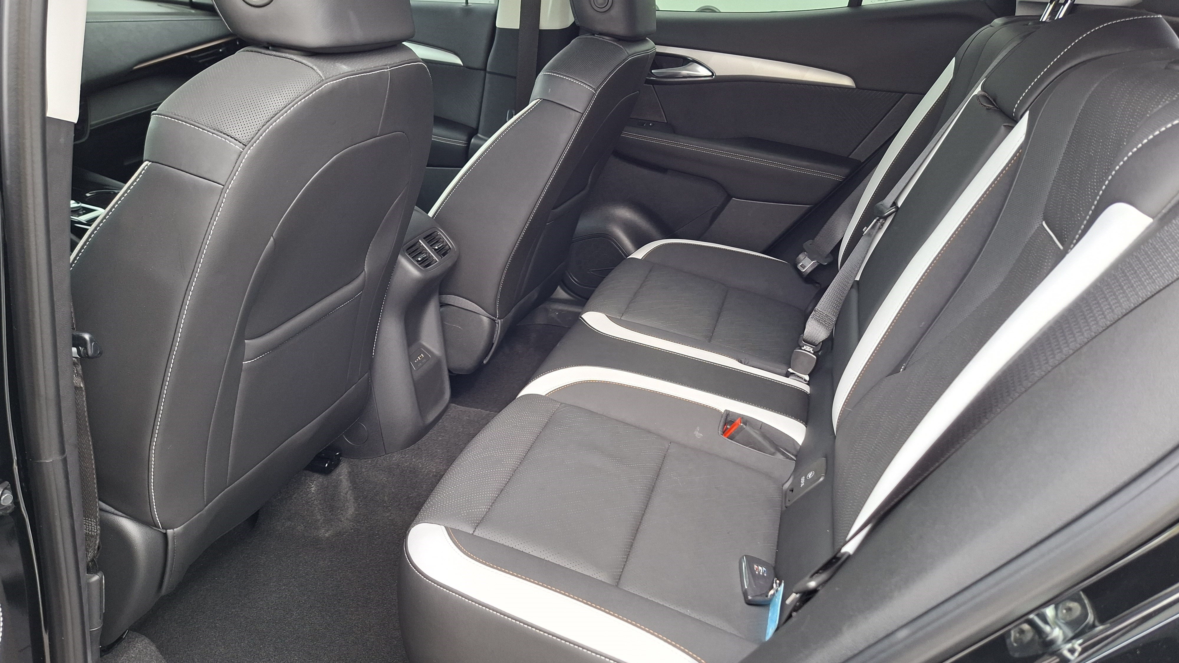 Used 2024 Buick Envision Sport Touring AWD/4WD image 20