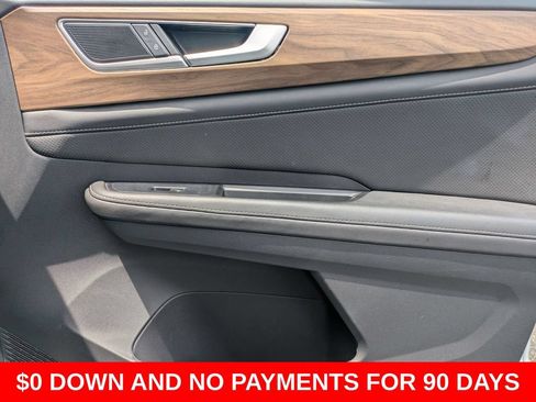 Used 2025 Volkswagen Atlas SE FWD image 34