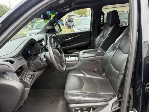 Used 2018 Cadillac Escalade Platinum AWD/4WD image 28