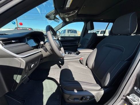 New 2026 Jeep Grand Cherokee Laredo X AWD/4WD image 15