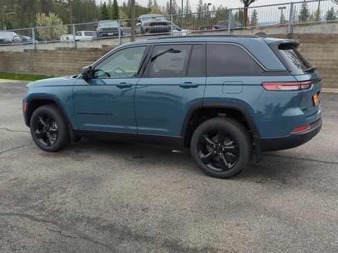 New 2026 Jeep Grand Cherokee Limited w/ Limited Altitude Package AWD/4WD image 4