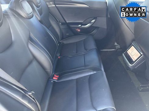Used 2022 Tesla Model S Plaid image 18