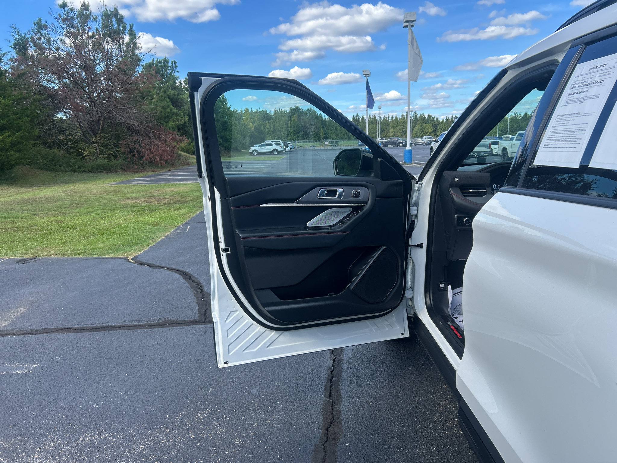 Used 2025 Ford Explorer ST RWD image 23
