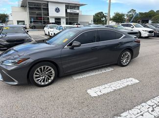 Used 2022 Lexus ES 350 Ultra Luxury w/ Accessory Package 2 FWD video 1