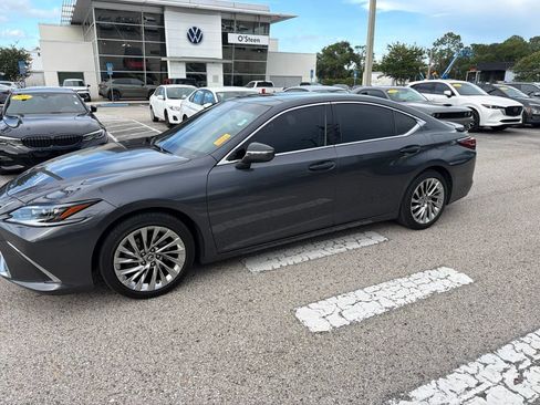 Used 2022 Lexus ES 350 Ultra Luxury w/ Accessory Package 2 FWD image 1