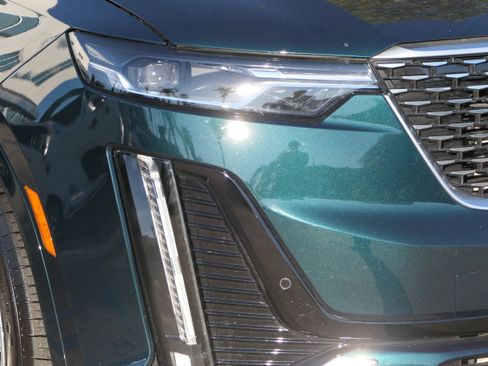 New 2025 Cadillac XT6 Premium Luxury image 10