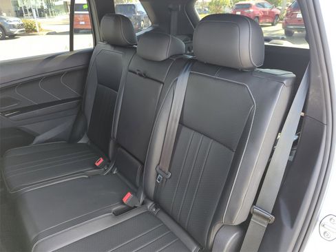 Used 2022 Volkswagen Tiguan SE R-Line image 30