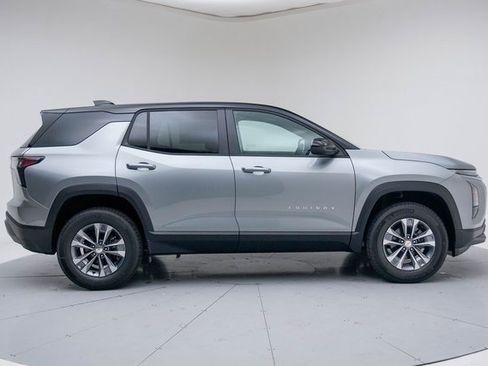 New 2026 Chevrolet Equinox LT w/ Convenience Package II image 9