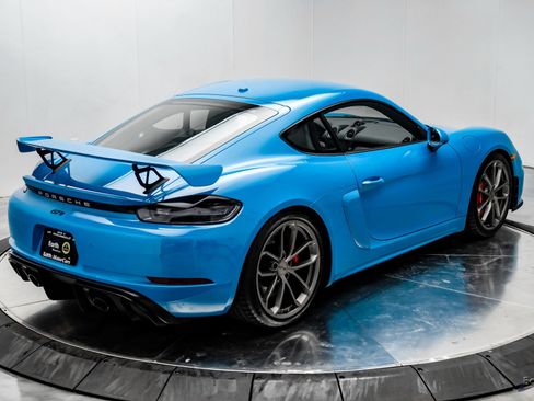 Used 2020 Porsche 718 Cayman GT4 RWD image 17
