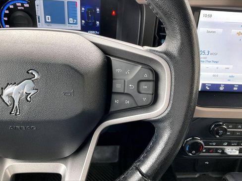Used 2023 Ford Bronco Wildtrak image 30