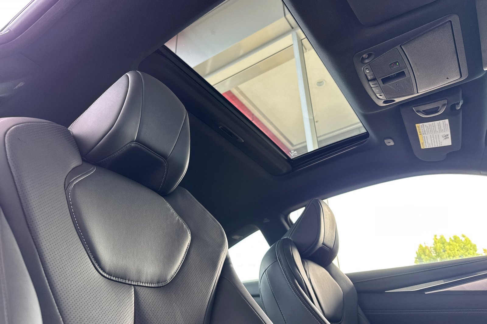 Used 2022 INFINITI Q60 3.0t Luxe w/ Cargo Package RWD image 13