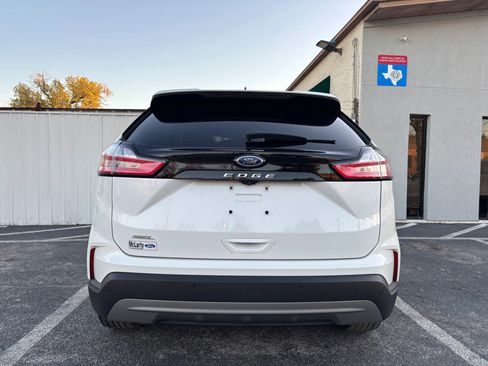 Used 2021 Ford Edge SEL w/ Convenience Package image 4