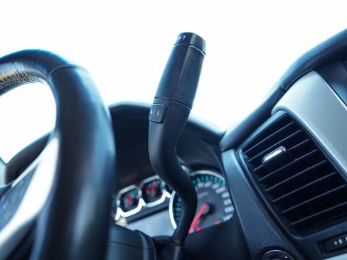 Used 2020 GMC Yukon SLT w/ Premium Edition image 26