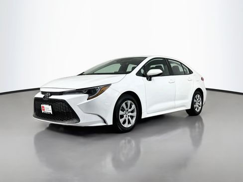 Certified 2022 Toyota Corolla LE FWD image 3