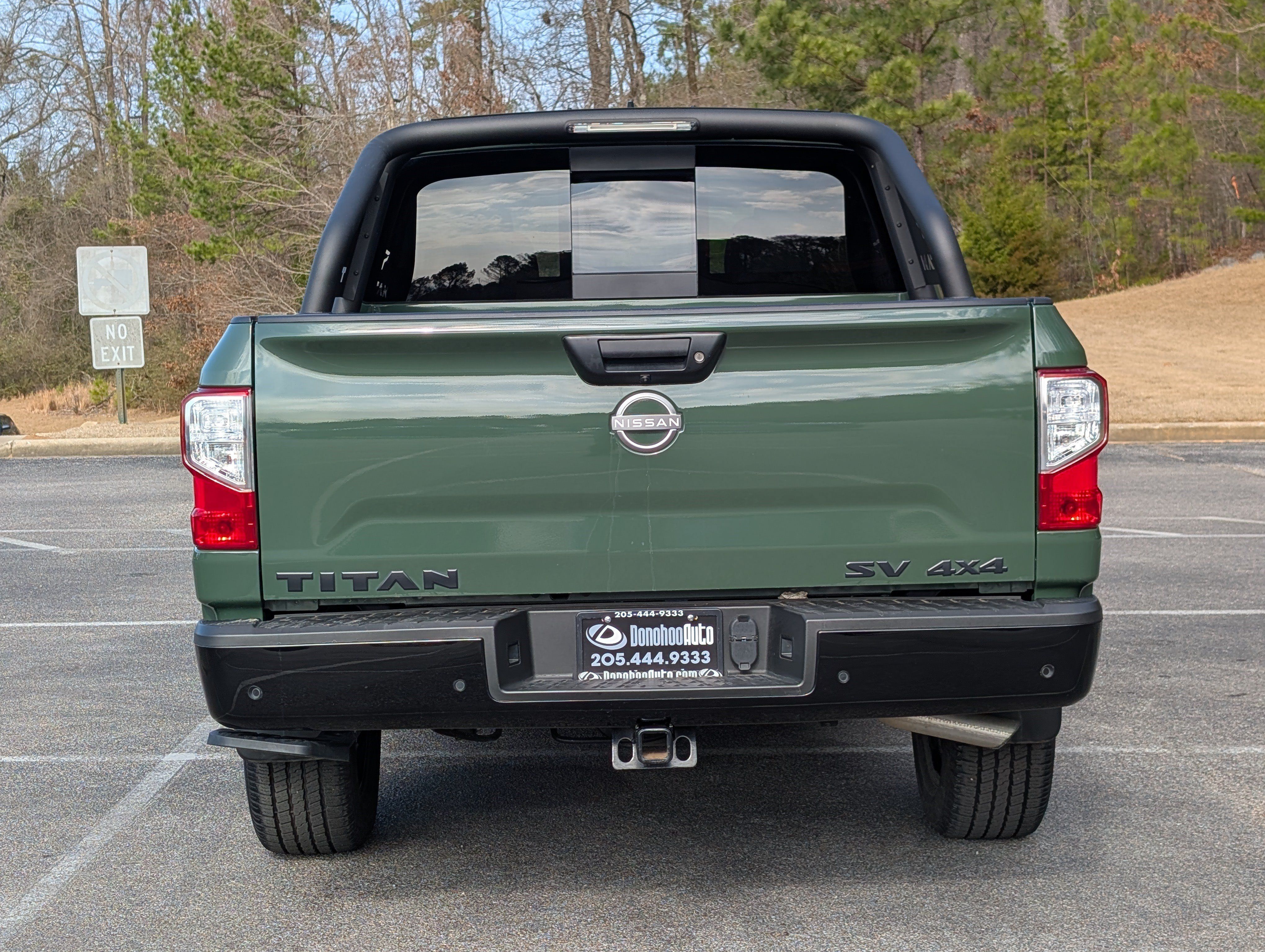 Used 2024 Nissan Titan SV w/ SV Bronze Edition Package AWD/4WD image 8