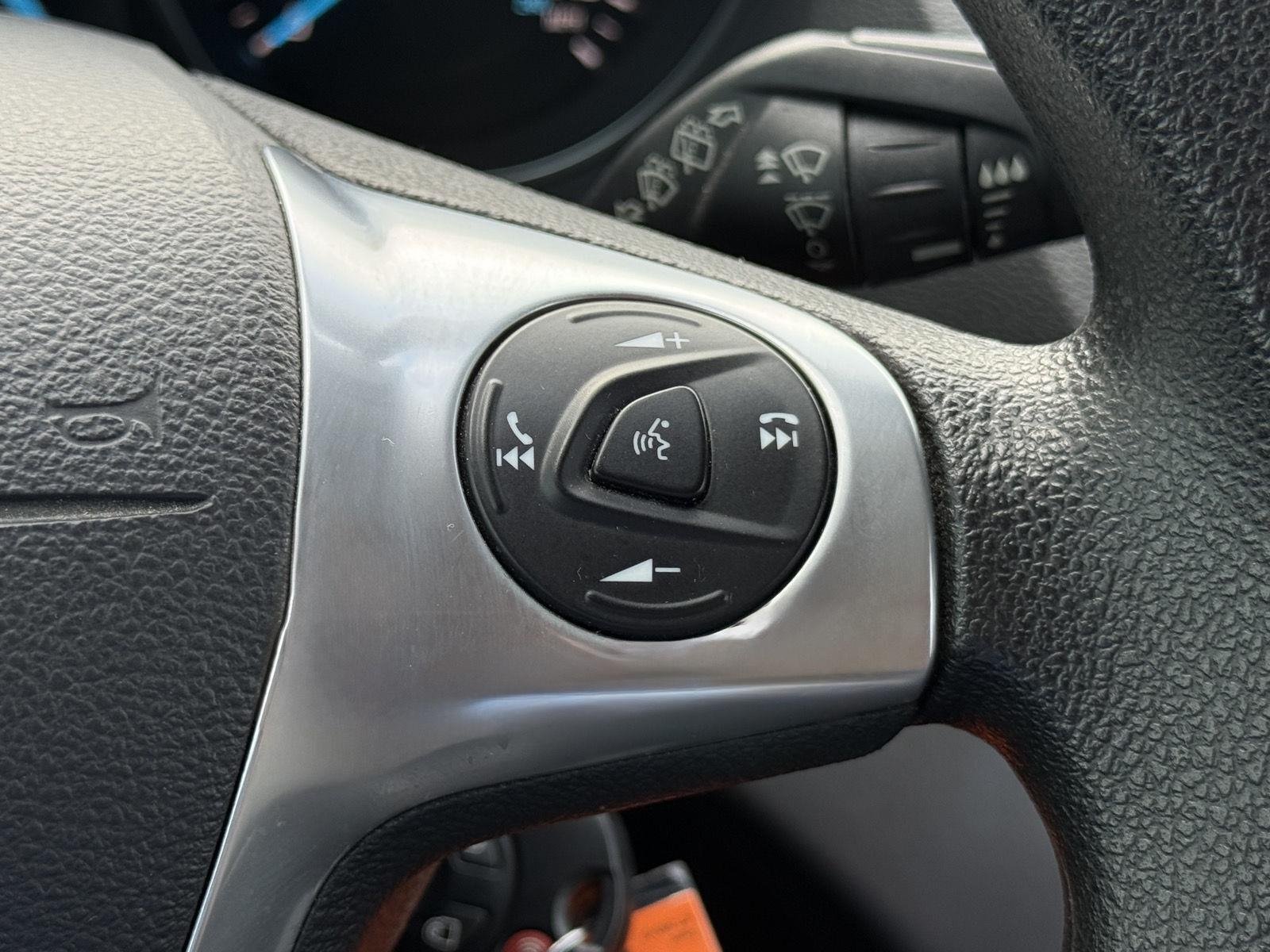 Used 2015 Ford Escape SE w/ Equipment Group 201A FWD image 31