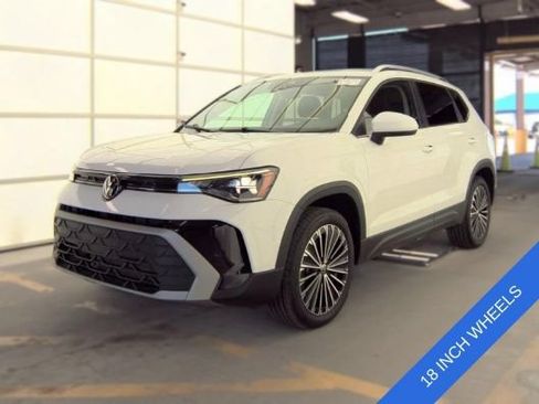 Used 2025 Volkswagen Taos SE FWD image 5