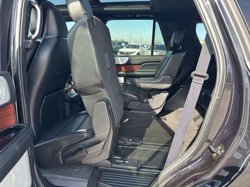 Used 2021 Lincoln Navigator Reserve w/ Luxury Package image 42