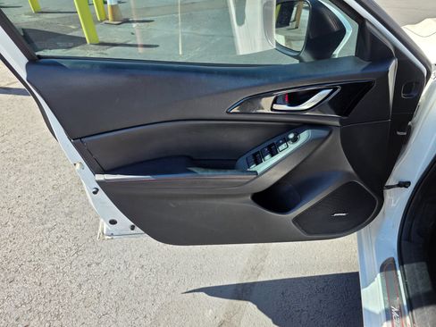 Used 2014 MAZDA MAZDA3 s Grand Touring FWD image 10