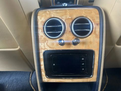 Used 2015 Bentley Flying Spur V8 image 13