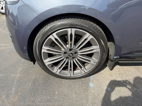 Used 2024 Land Rover Range Rover Long Wheelbase SE image 27