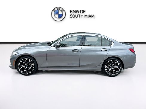 Certified 2025 BMW 330i Sedan RWD image 4