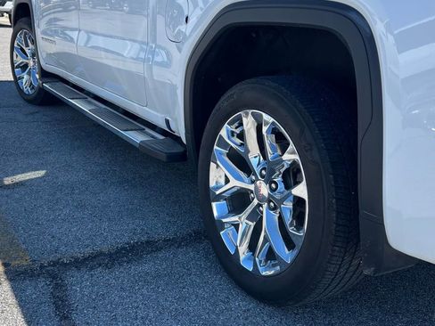 Used 2022 GMC Sierra 1500 SLT w/ SLT Premium Plus Package image 5