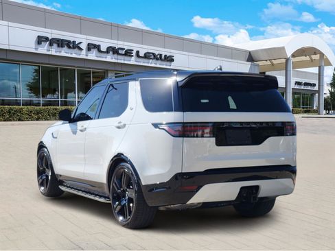 Used 2024 Land Rover Discovery Dynamic SE image 4