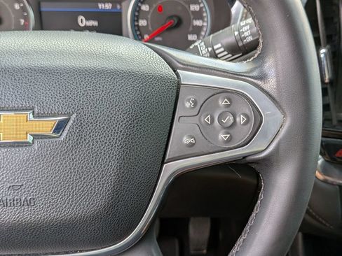 Used 2023 Chevrolet Traverse LT FWD image 18