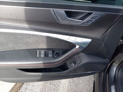 Used 2022 Audi RS 7 Sportback w/ Black Optic Package image 18