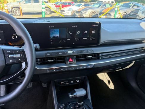 Used 2025 Kia K4 FWD image 17