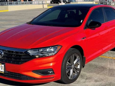 Used 2019 Volkswagen Jetta R-Line w/ R-Line Cold Weather Package FWD image 1