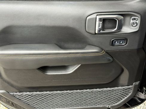 Used 2025 Jeep Wrangler Unlimited Sahara w/ Safety Group image 3