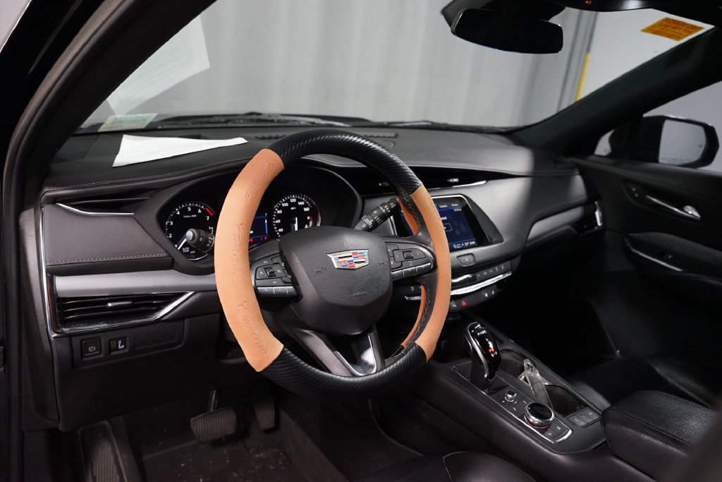 Used 2022 Cadillac XT4 Premium Luxury FWD image 7
